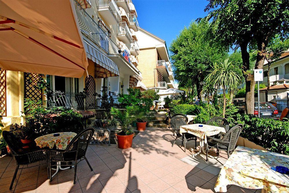 Hotel Corallo Garni Cattolica Extérieur photo